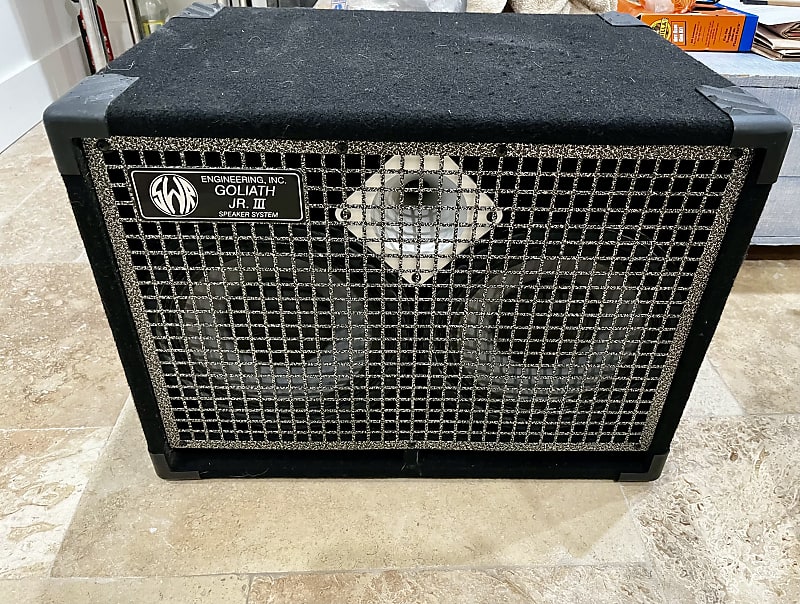 SWR  GOLIATH Ⅲ SPEAKER SYSTEM Used SWR GOLIATH III Bass Speaker Cabinet 4 x 10