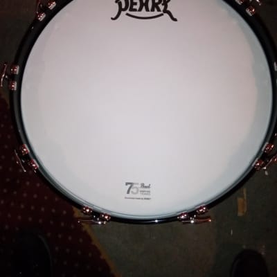 Pearl President Series Phenolic 3-piece Limited Edition in Pearl White Oyster Snare (Depth x Diameter): 5.5" x 14" Mounted Toms (Depth x Diameter): 9" x 13" Floor Toms (Depth x Diameter): 16" x 16" Bass Drums (Depth x Diameter): 14" x 22" image 3