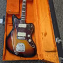 Fender American Vintage II 1966 Jazzmaster, 3-Color Sunburst w/Case - Demo