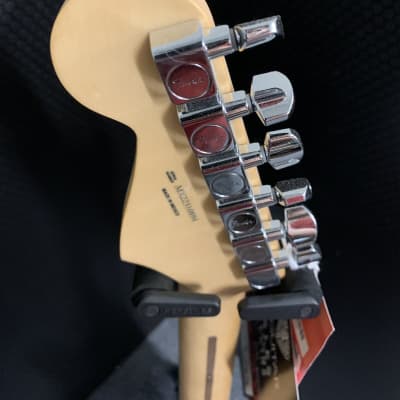 Fender Player Stratocaster HSS Plus Top with Pau Ferro Fretboard 2019 - Present - Tobacco Sunburst image 8
