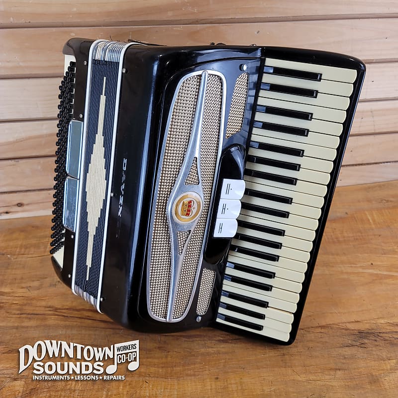 Guerrini Davinci VM41 Accordion with Hard Case Reverb