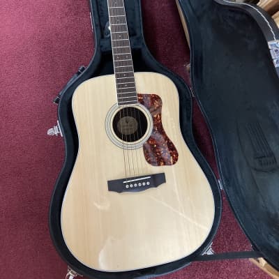 Guild D-260E Deluxe Westerly Collection Ebony Back and Sides