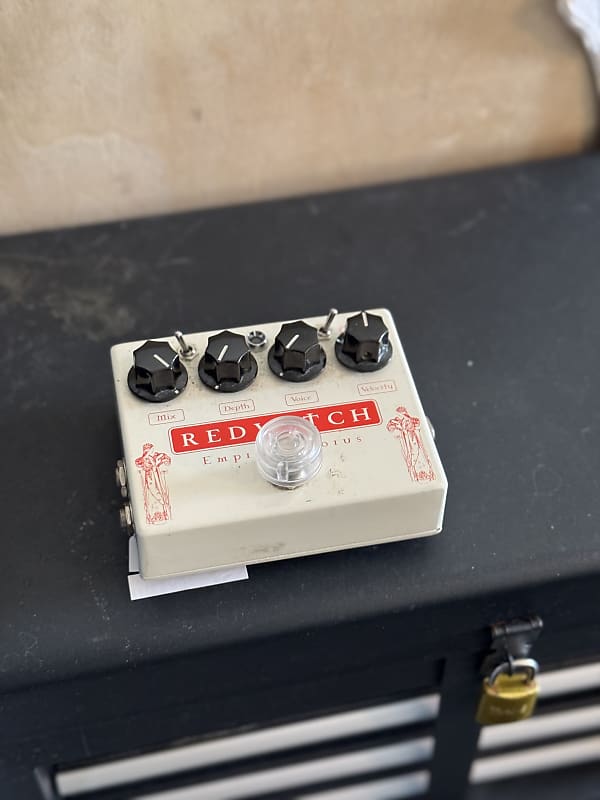 Red Witch Empress Chorus/Vibrato | Reverb