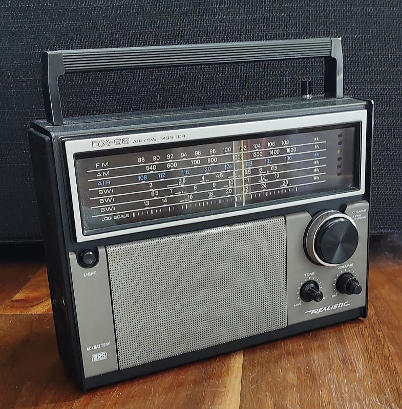 Vintage Realistic DX-66 Multi Band Portable Radio | Reverb