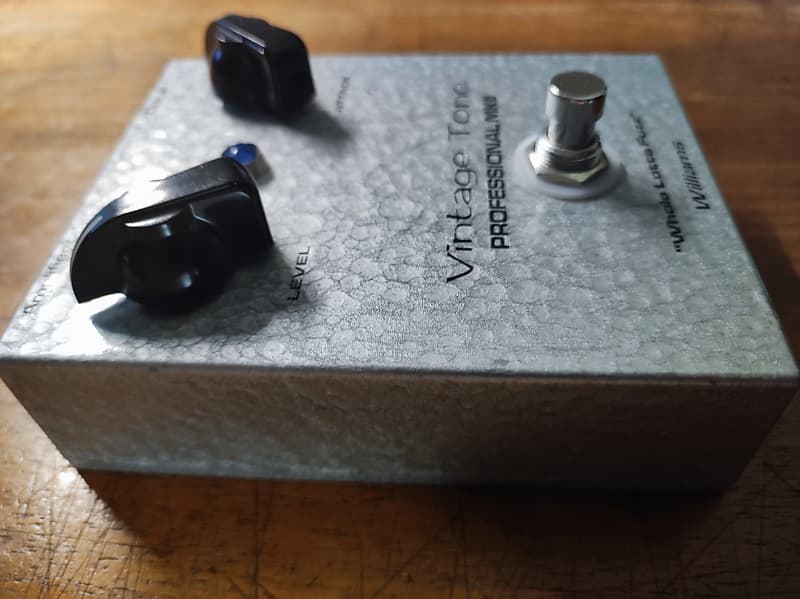 Williams Audio MKⅡ OC81D special Williams MK2 (OC81D) vs Sola Sound MK2 (OC82D) .:: Battle of