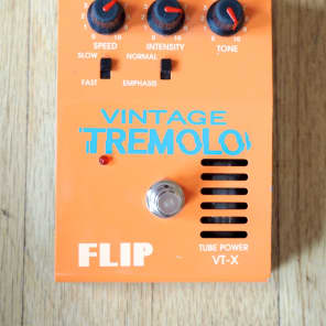 Guyatone VT-X Vintage Tremolo Tube Powered Guitar Effect Guyatone VT-X Vintage Tremolo Tube Powered Guitar Effect