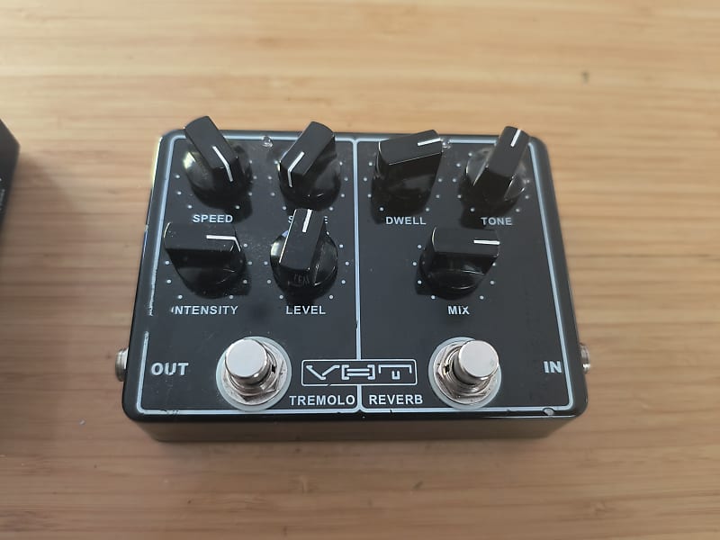 ギター VHT Melo-Verb Tremolo+Reverb Pedal VHT AV-MV1 Melo-Verb Tremolo and Reverb Pedal | Reverb