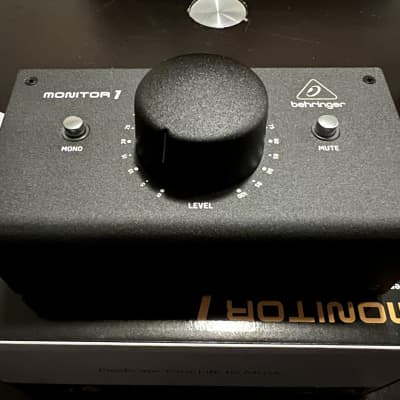 Behringer Monitor 1 Gray