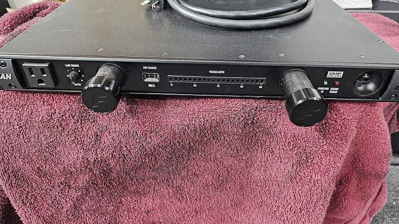 Furman PL-PRO C Power Conditioner 20A  			