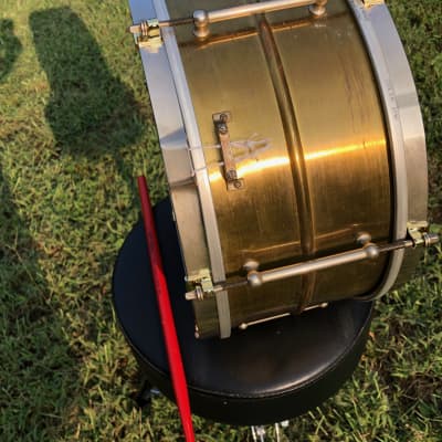 Ludwig Universal 6.5 Brass Snare 1941 (one-year-only model) - Brass / Nickel image 5