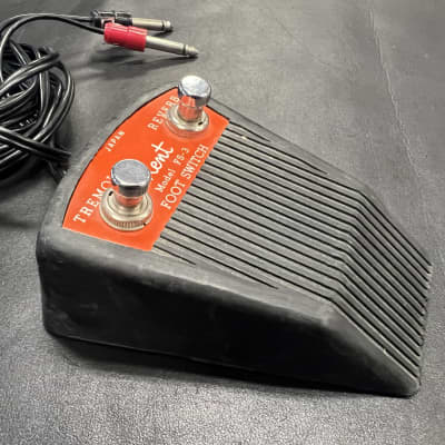 Kent  Model FS-3 2- button foot switch pedal - Tremolo + Reverb- black/red image 2