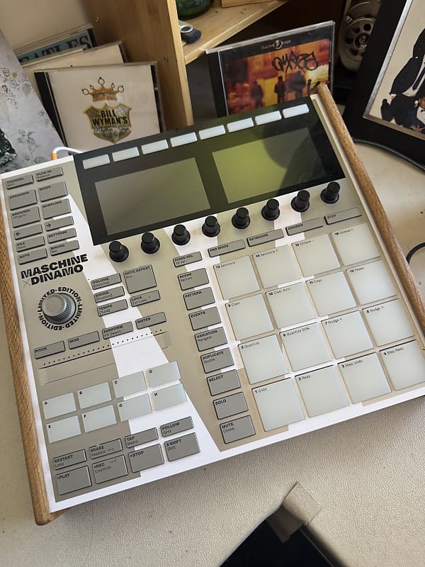 【世界750台限定】MASCHINE MK3 Dinamo The Limited Edition Maschine Dinamo MK3 ! - YouTube