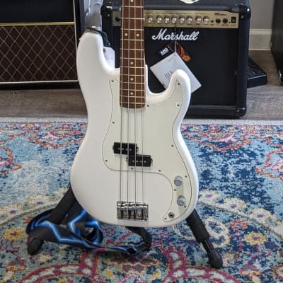 Unique! - Fender Player Precision Bass with Fender Roasted Maple