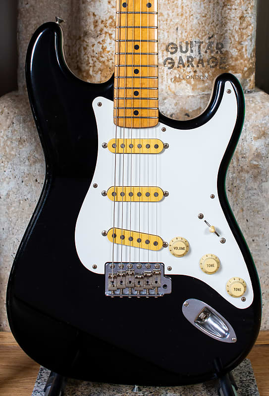 Fender Stratocaster ブラック　FenderJapan Fender Japan Stratocaster Black 1994 – Chicago Music Exchange