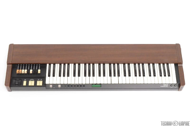Hammond XB2 Portable Organ & EXP 100A Expression Pedal XB2 Reverb