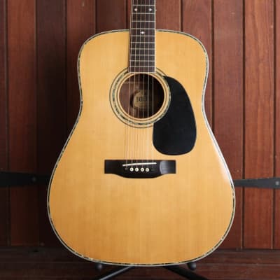 Boeing W-400 Acoustic Guitar Pre-Owned | Reverb Canada