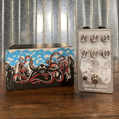 Earthquaker Devices EQD Space Spiral V1 Modulated Delay Device Guitar Effect Pedal NOS image 1