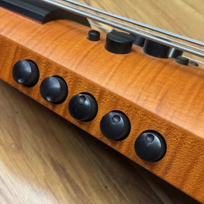 NS Design CR5M - Amber image 7