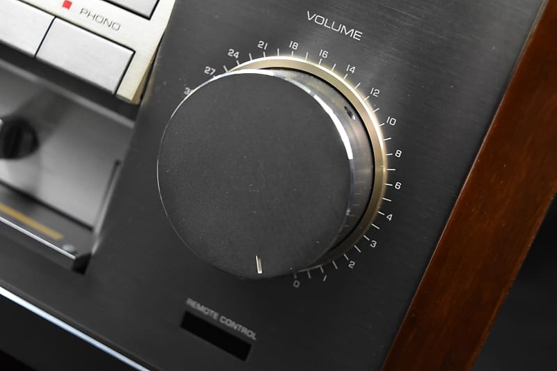 Yamaha AX-2000 Stereo Integrated Amplifier with Original Box Yamaha AX-2000 Stereo Integrated Amplifier with Original Box