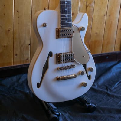 Carparelli Classico SH1 Electric Guitars - Opalescent White *showroom condition image 2