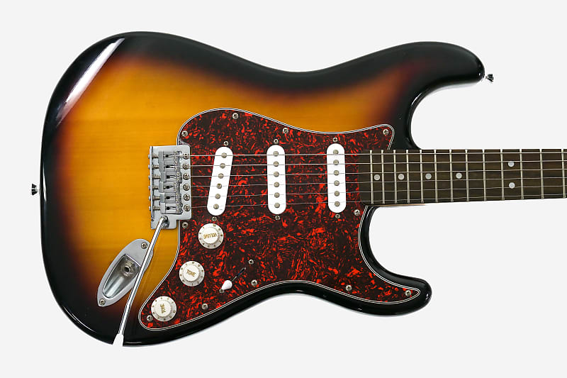 Fender Squire Stratocaster - 3 Tone Sunburst 