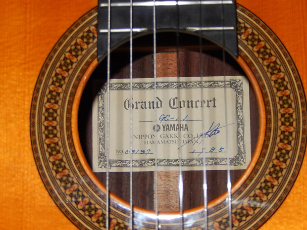 Absolutely Great Sounding - Yamaha GC11 - Classical Guitar in Excellent  Condition