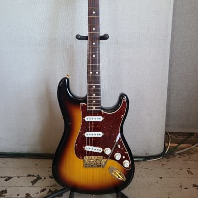 FENDER DELUXE PLAYERS STRAT (Made in Mexico) electric