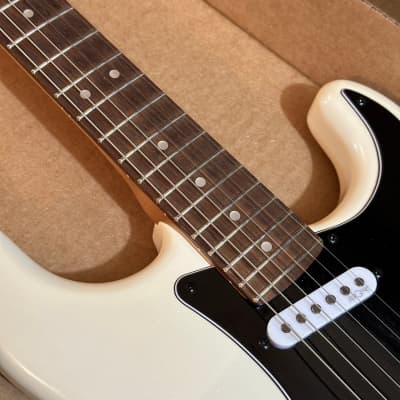 Fender Squier Contemporary Stratocaster HT Special Electric Guitar - White image 7