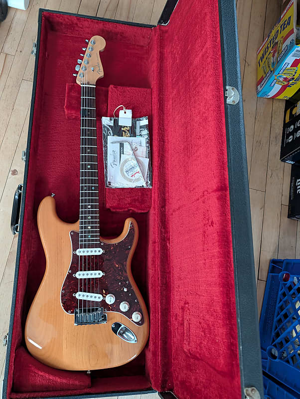 Fender American Deluxe Stratocaster 確認済 Fender American Deluxe Stratocaster 2004 - 2010 | Reverb Canada