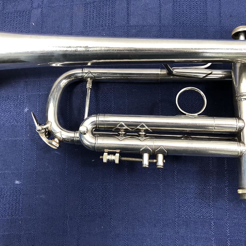 Vincent Bach Stradivarius Model 43 ML 2000 Silver Bb Professional Trumpet  with 25 LR Leadpipe & Case