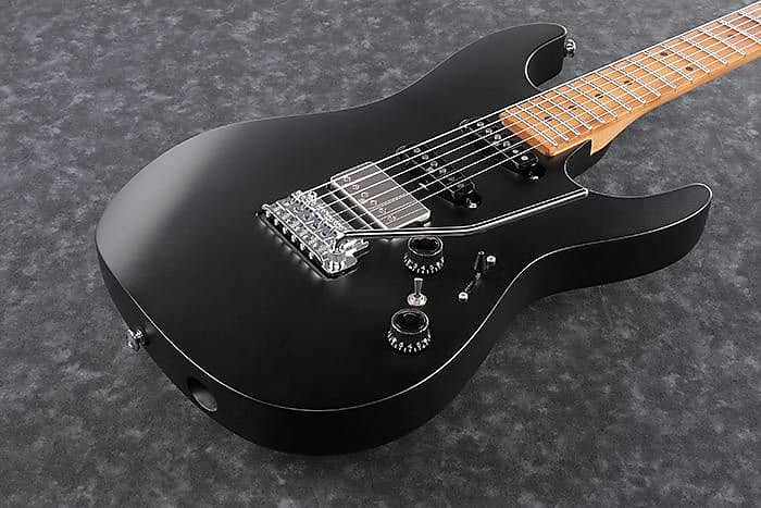 ギター Ibanez az226-BKF Ibanez Premium AZ226 - Black Flat | Sweetwater