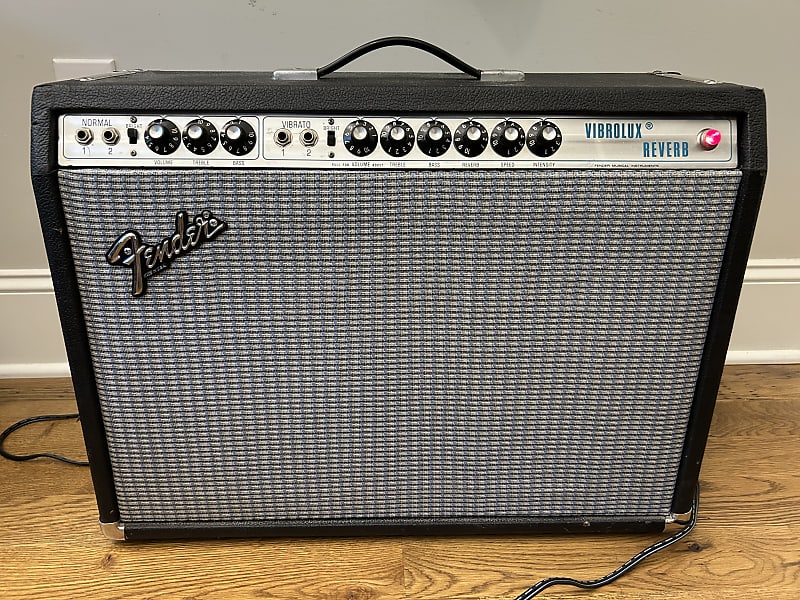 Fender Vibrolux Reverb 2-Channel 35-Watt 2x10