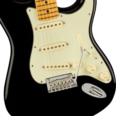 Fender American Professional II Stratocaster®, Maple Fingerboard, Black image 2