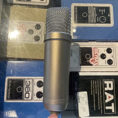 RODE NT1-A Large Diaphragm Cardioid Condenser Microphone 2002 - Present - Silver