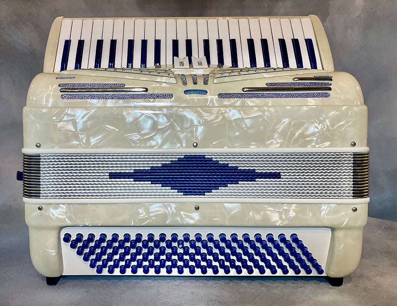 CRESTONE STUDENT 2 REED ACCORDION | Reverb