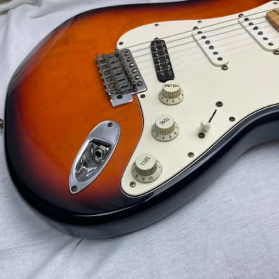 Fender Standard Stratocaster Guitar with humbucker in bridge position 1996 - 3-Color Sunburst / Maple fingerboard image 6