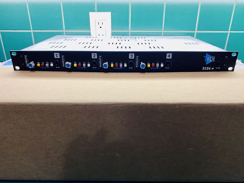 API 3124+ 4Channel Mic Preamp 2000 2016 Black Reverb Canada