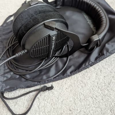 Beyerdynamic DT 990 Pro 250 Ohm Open-Back Over-Ear Monitoring Headphones Black Edition image 2