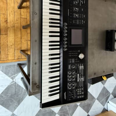 Roland V-Synth GT 61-Key Elastic Audio Synthesizer