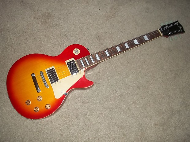 Photogenic L. Paul LP-300 Cherry Sunburst Setneck USA Photogenic L. Paul LP-300 Cherry Sunburst Setneck USA