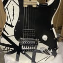 EVH Striped Series Wht/Blk (EVH CASE INCLUDED))