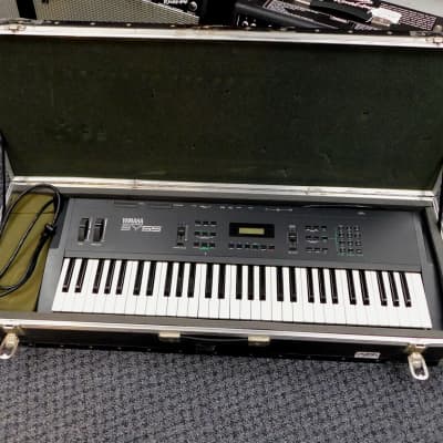 Vintage 1990's Yamaha SY-55 Synthesizer Workstation 61-Key Keyboard w/ Road Case! VERY NICE!!!