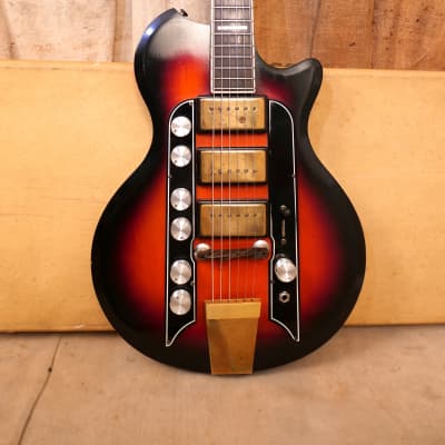 Airline A-7218 Triple Pickup Town & Country 1959 Redburst image 2