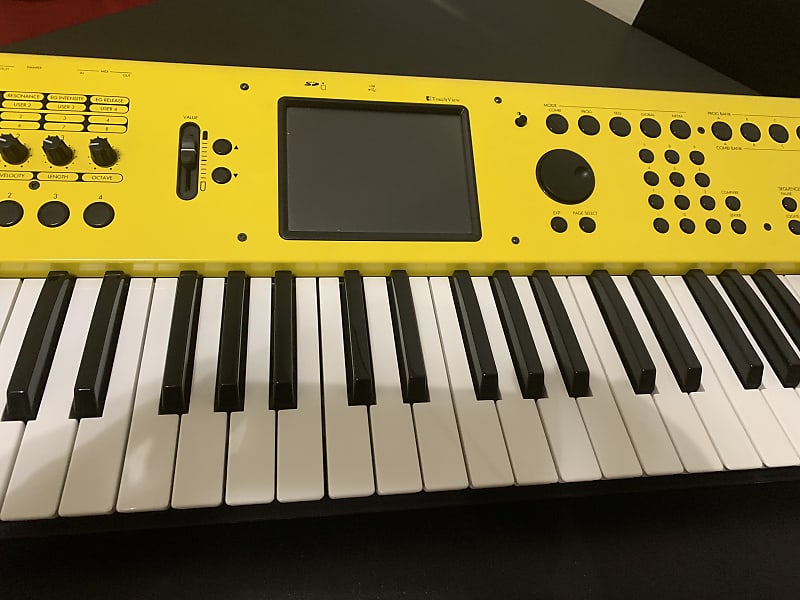 Korg M50 61 Yellow