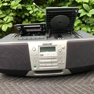 Sony CFD-S39 CD/Radio/Cassette Boombox