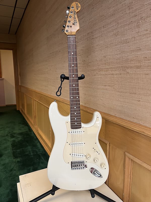 Deering 600-S Stratocaster Style 1990-1992 Cream image 1