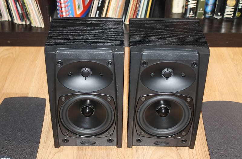 Boston Acoustics CR55 Bookshelf Loudspeakers