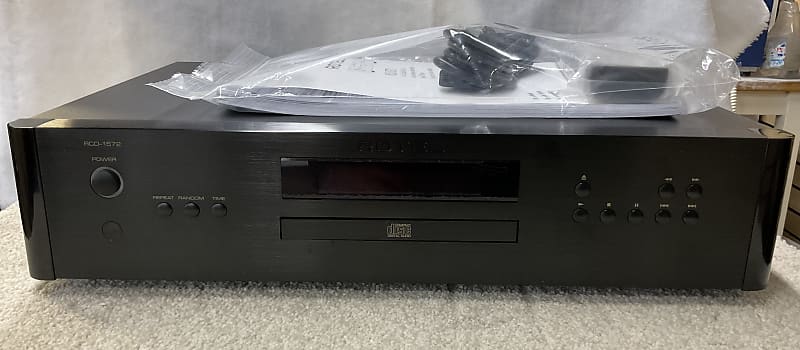 Rotel RCD-1572 2000’S - BLACK  			