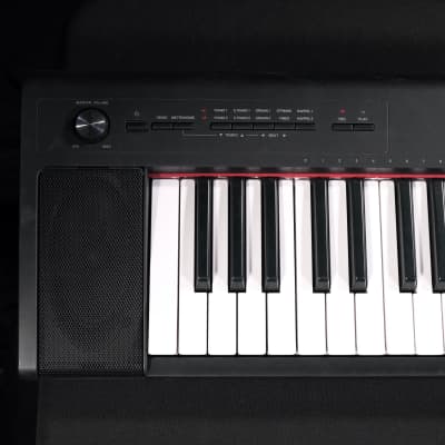 Yamaha Piaggero NP31 76-Key Lightweight Compact Portable