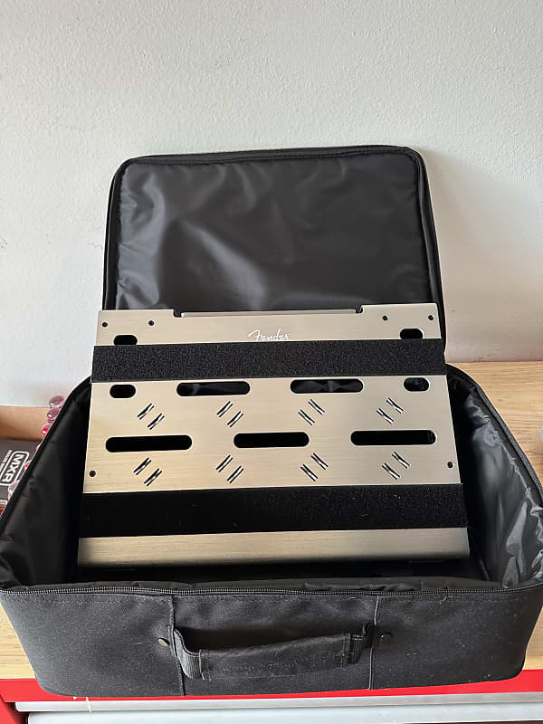 Fender Pedalboard Small, Fender LVL 8 Power Supply, Reverb